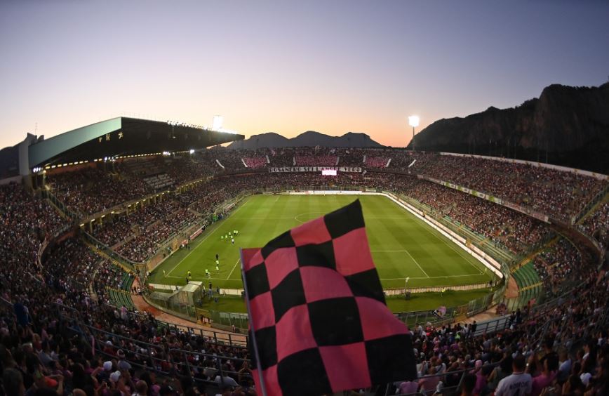 A sold out Stadio Renzo Barbera for Palermo - Feralpisalo
